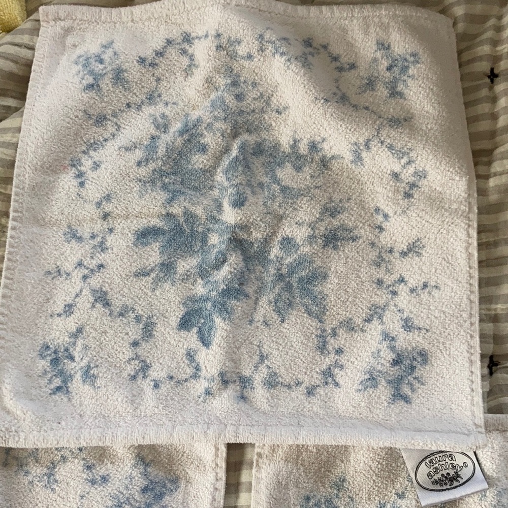 Vintage Laura Ashley face towel (3 available)